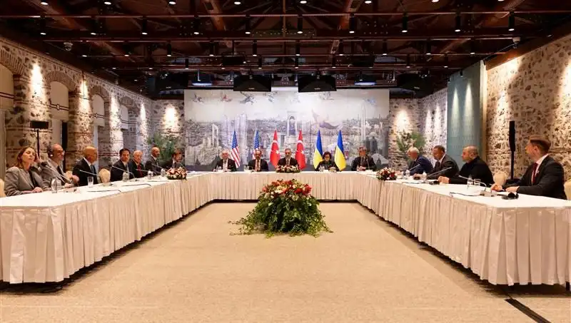 Barış Masasında Kritik Gün: Üçlü Toplantı Dünyayı Sarıyor