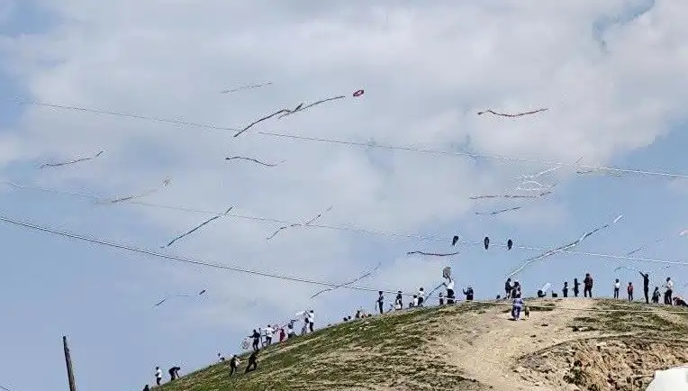 Uçurtma Şöleni: Renklerin Buluştuğu Göklerden Gelen Şahane Görüntüler