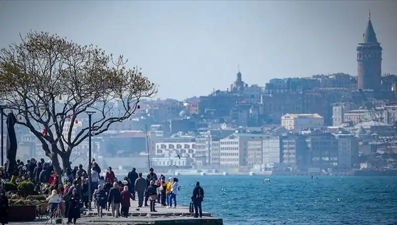 İstanbul’da Bahar Coşkusu: Hafta Sonu Sıcaklıklar Yükseliyor