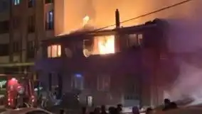 Gaziosmanpaşa'da Korkunç Yangın: İki Bina Alev Alev Yandı!