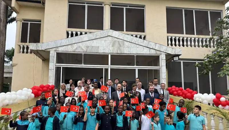 Kamerun'da Renkli ve Coşkulu 23 Nisan Çocuk Bayramı Kutlaması