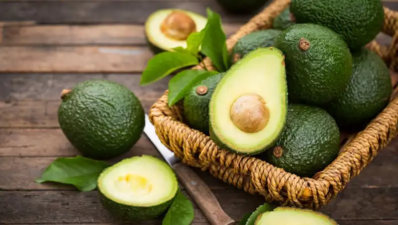 Avokado: Sağlıklı mı Yoksa Sağlığa Zararlı mı? Gerçekleri Keşfedin!