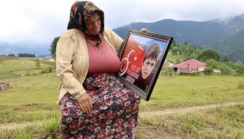 DEM Parti, Eren Bülbül’ün Anne’sine Unutulmaz Bir Bayram Mesajı Gönderdi