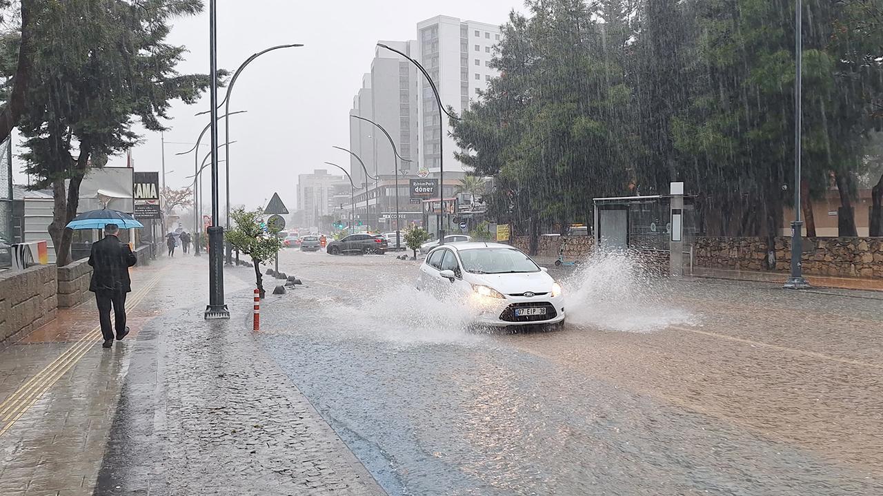 Meteorolojiden 17 İli Uyardı
