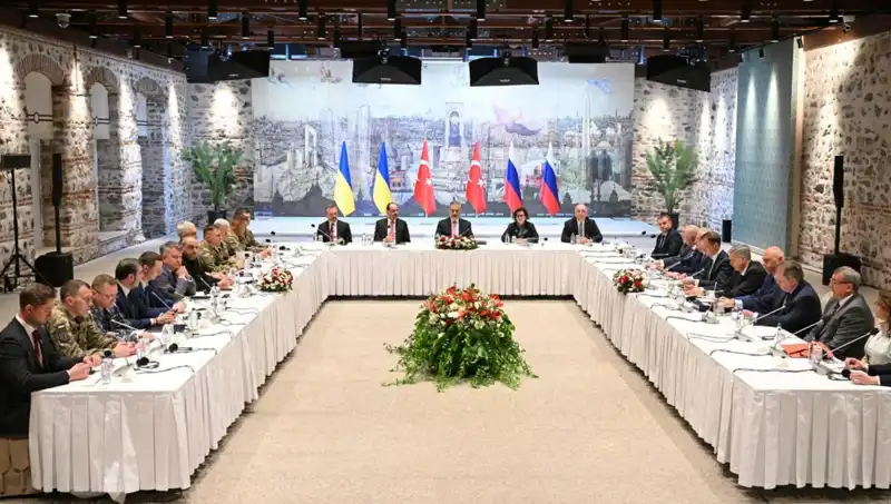İstanbul'da Barış Zirvesi: Rus Heyeti Türkiye'de Diplomasi İçin Toplandı