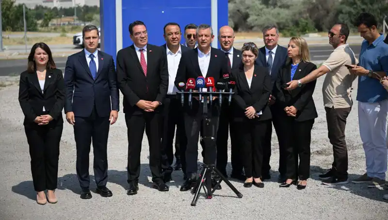 Özgür Özel TUSAŞ'ı Ziyaret Etti: Yerli Savunma Sanayisinde Gurur Verici Anlar
