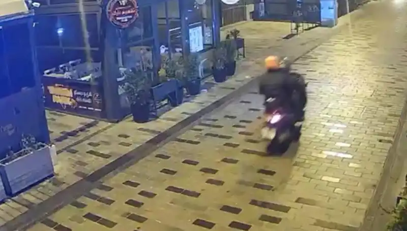 Gece Kulübüne Haraç Saldırısı: Şok Edici Anlar ve Güvenlik Açıkları