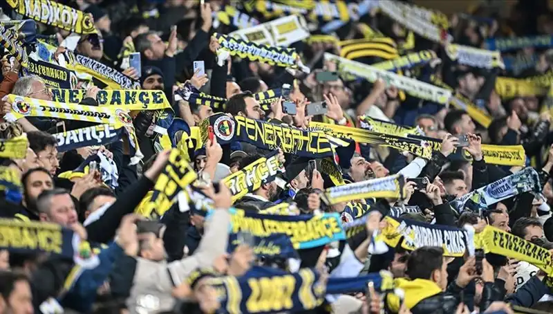 Fenerbahçe'de Kombine Fiyatları Açıklandı: Taraftarların Beklentisi Nasıl Şekillenecek?