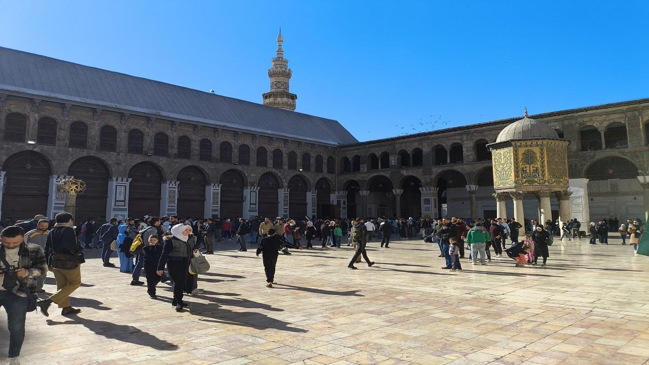 Emevi Camii imamı Erdoğan'ın yardım elini övdü