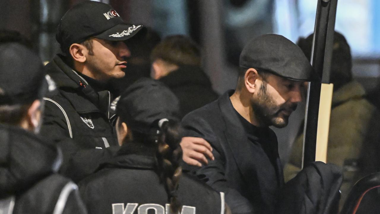 Beşiktaş Belediye Başkanı Akpolat ihale yolsuzluğu soruşturmasında tutuklandı