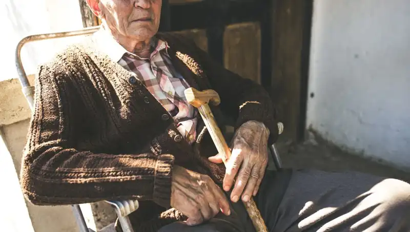 Yalnızlık ve İlgisizlik: 100 Yaşlıdan 16'sında Depresyon Tehlikesi!