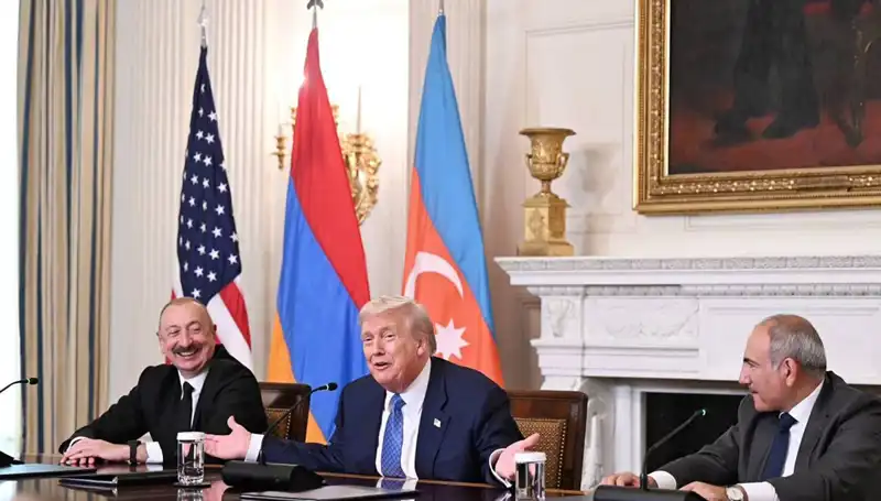Aliyev, Ermenistan'a Anayasa İçin Hızlı Adım Atma Çağrısı Yaptı