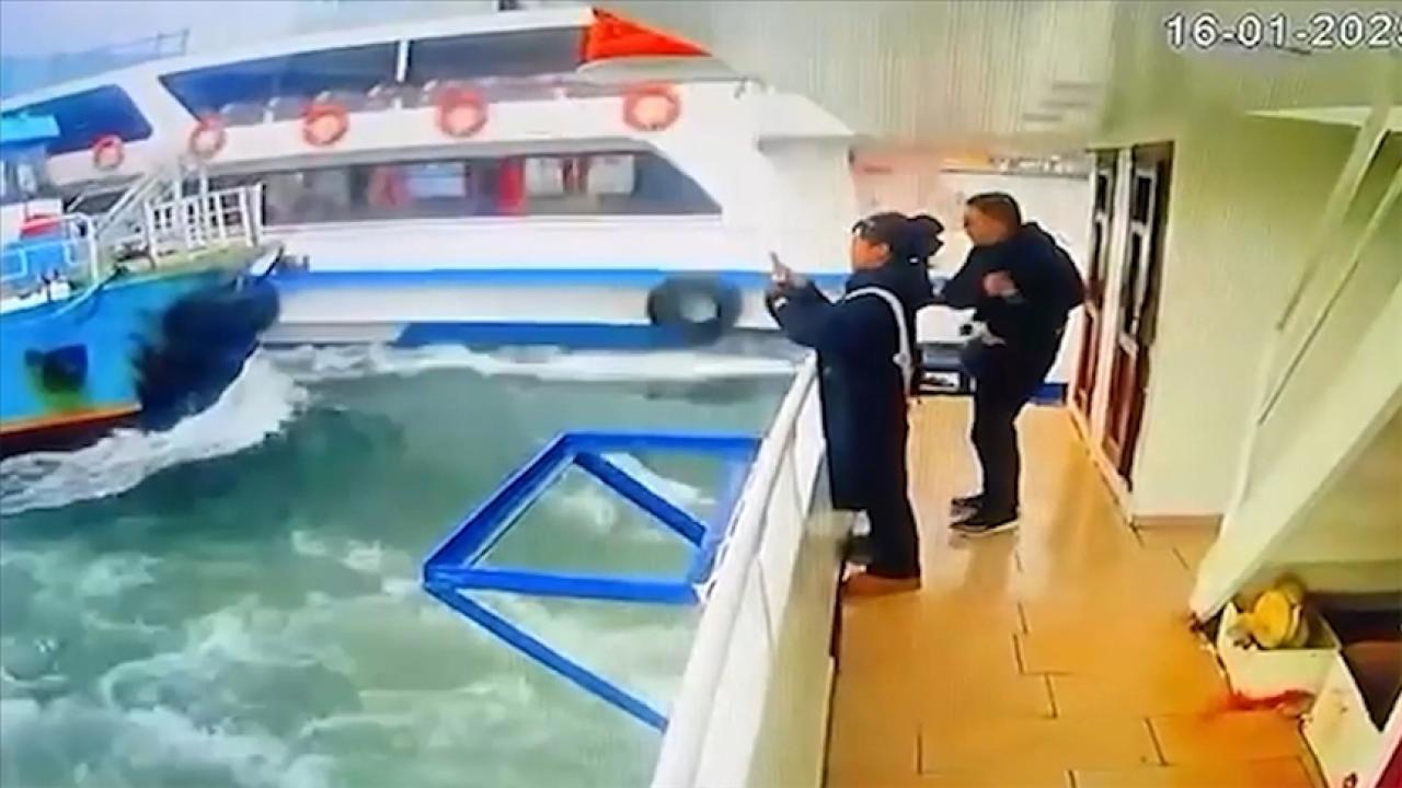 Haliç'te Tekneler Çarpıştı, Yaralılar Var