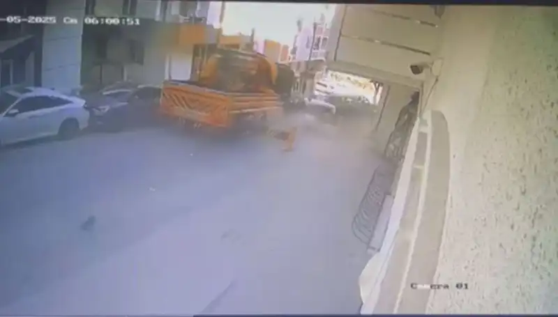 Kontrolden Çıkan Dev Vinç, 23 Aracın Kabusu Oldu!