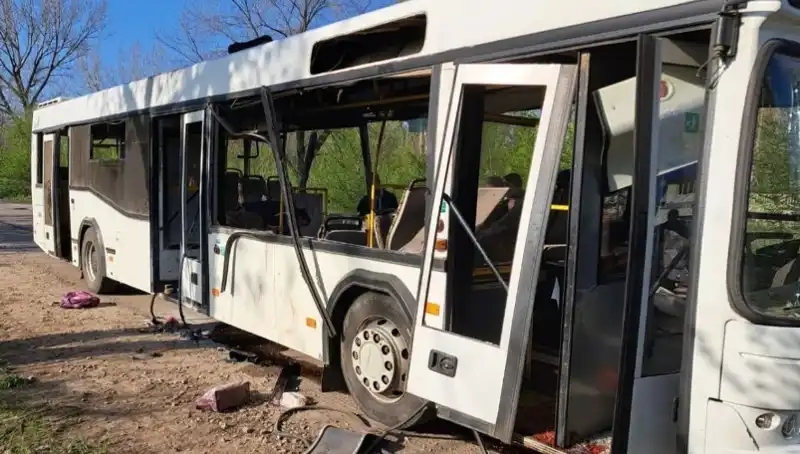 Rusya'nın Saldırısında İşçileri Taşıyan Otobüs Hedef Alındı: 9 Ölü, Onlarca Yaralı