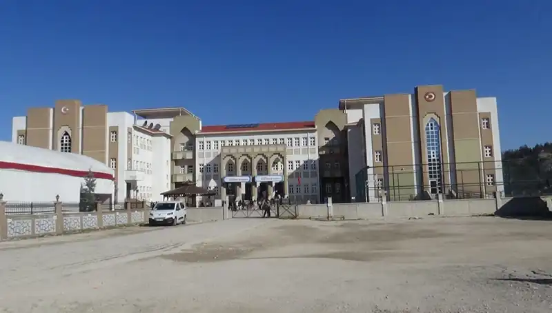 Ortaokulda Öğretmenden Öğrenciye Şiddet İddiaları Tüyleri Üperten Olay