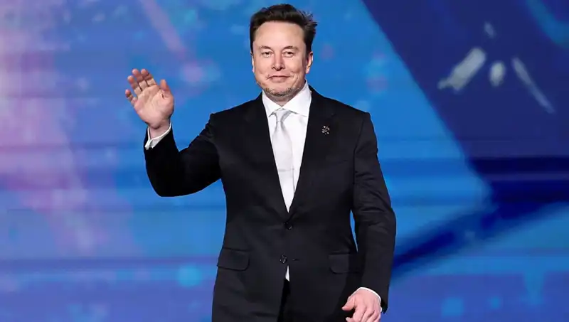 Tesla, İnovasyonun Yeni Yüzü: 'Canavar' Modeli Neden Rafa Kaldırıldı?