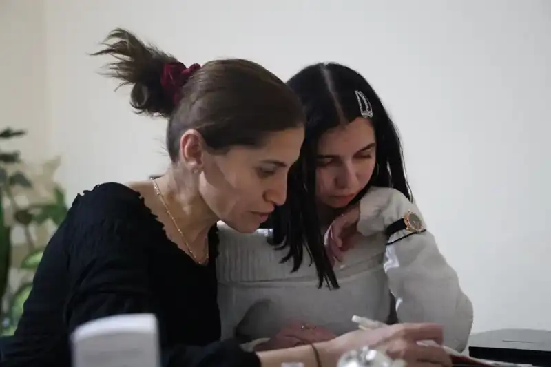 16 Ameliyatla Hayata Tutunan Genç Kızın Duygu Dolu Hikayesi