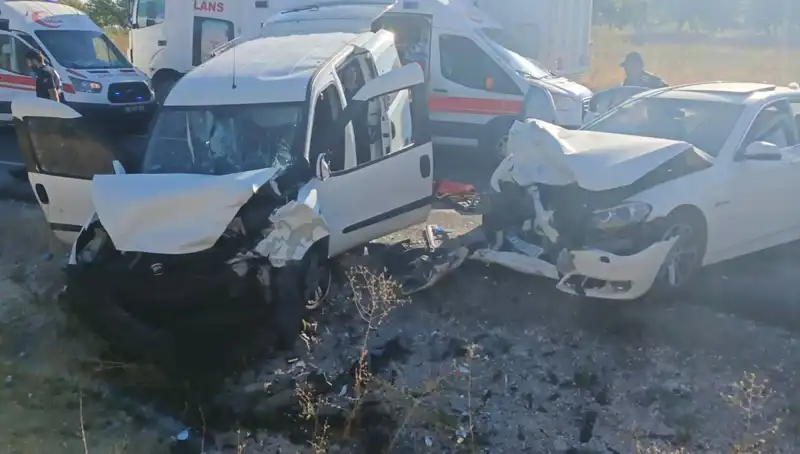 Nevşehir'de Feci Trafik Kazası: 14 Yaralı, Hayat Kurtaran Detaylar Dikkat Çekiyor