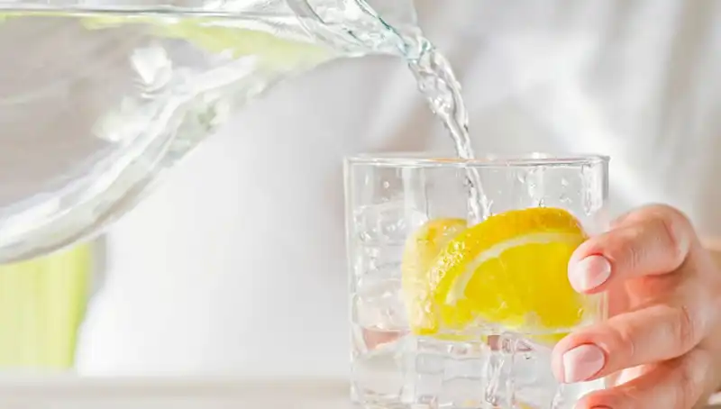 Limonlu Su Tüketmenin Bilinmeyen 8 Faydası: Sağlığınıza Şaşırtıcı Etkileri