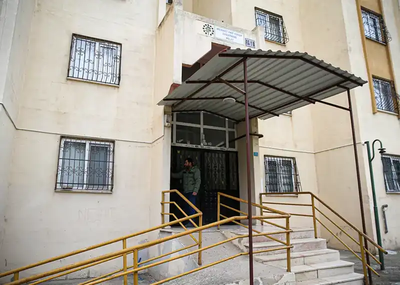 Asansördeki Şaşırtan Olay: Çatıda Çözülmeyen Hırsızlık Sırları