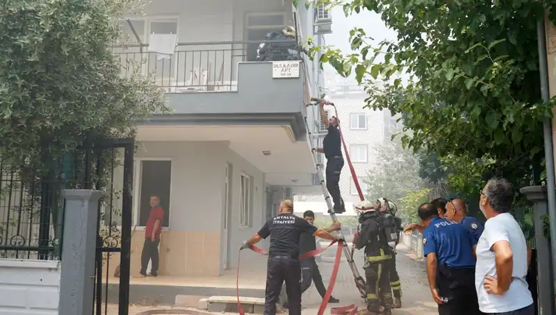 Arkadaş Kavgası Büyüdü: Daireler Alev Alev Yandı!