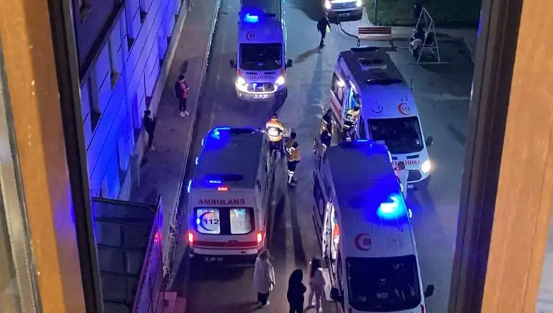 Akşam Yemeği Kabusu: 53 Öğrenci Hastanelik Oldu!