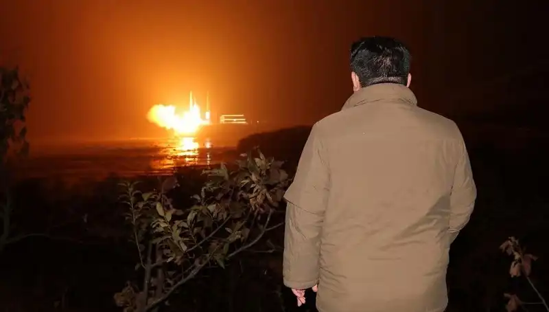 Kuzey Kore’nin Silahlanma Yarışı: Faturayı Amerika mı Ödüyor?