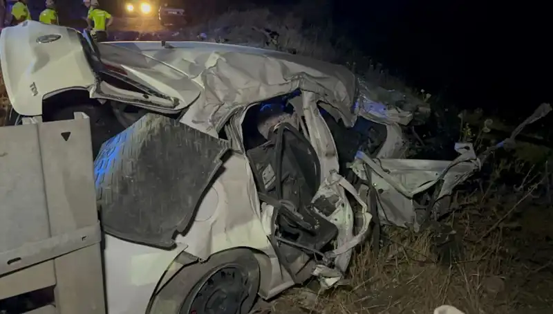 Ters Şeride Giren Otomobil Faciası: Tankerle Çarpışma, 1 Ölü, 2 Yaralı!