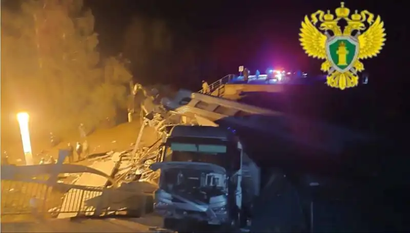Rusya'da İki Köprü Çökmesi ve Raydan Çıkan Trenler: Felaketin Ardındaki Gerçekler