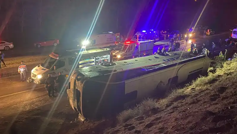 İşçi Servisi Şarampole Devrildi: 23 Kişi Yaralandı, Olayın Korkunç Detayları Ortaya Çıktı
