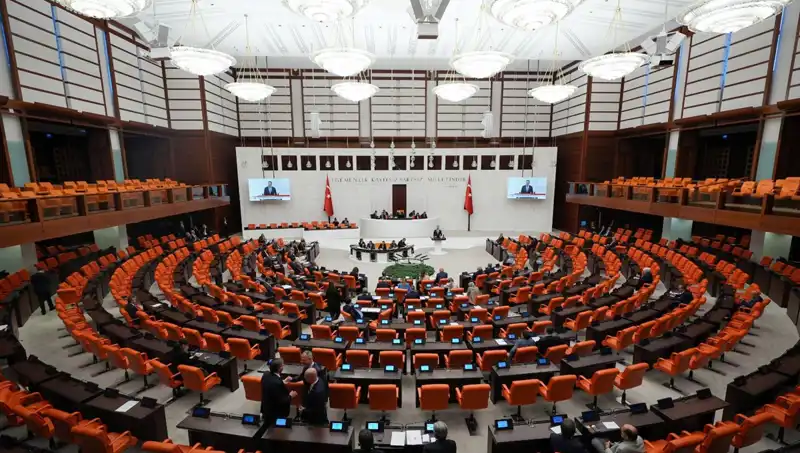 Türkiye Meclisi, Yeni Başkanını Seçmeye Hazırlanıyor: Yarının Oylaması Ne Getirecek?