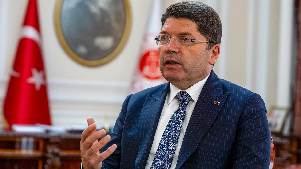 Adalet Bakanı Tunç, 'korsan metin' konusunda açıklama yaptı.