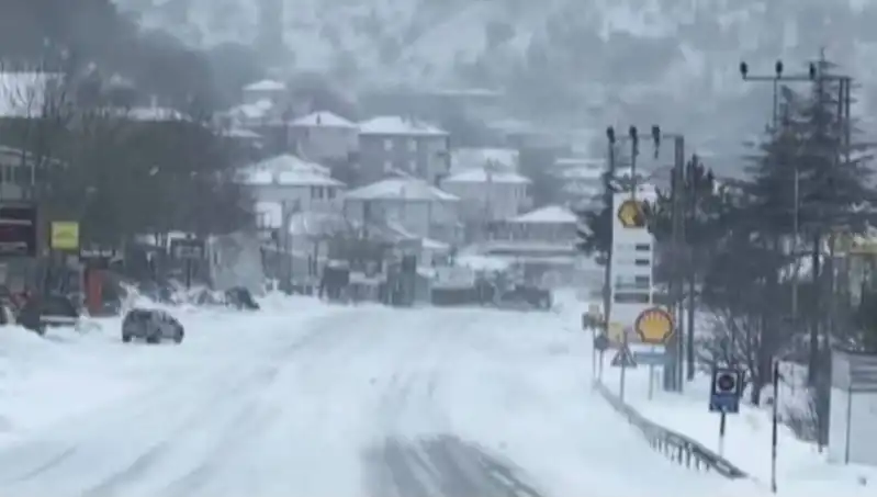Kar ve Sis, Sertavul Geçidi'ni Ulaşıma Kapatacak Kadar Şiddetli!