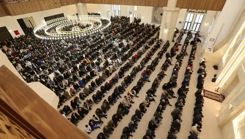 4 Nisan 2025'te Cuma Namazı Saatleri: İstanbul, Ankara, İzmir ve Diğer İllerdeki Detaylar