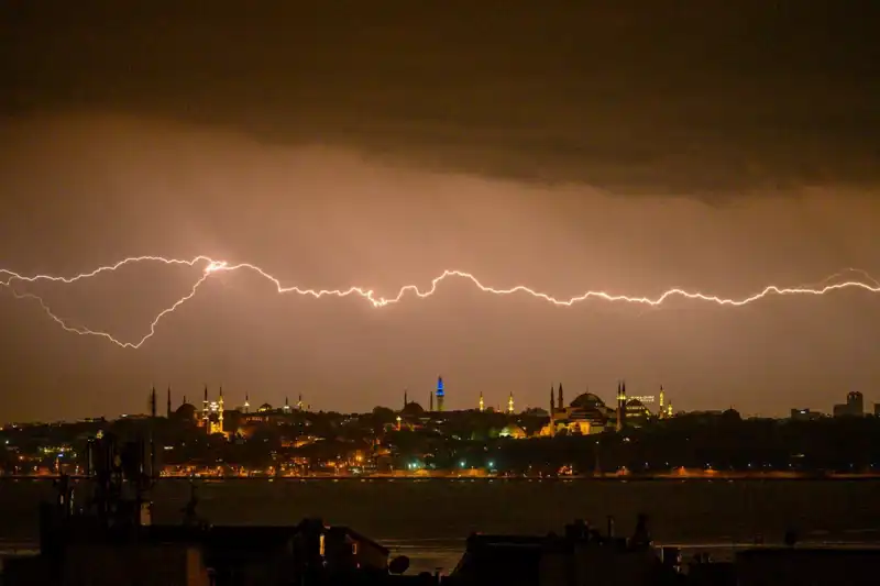 İstanbul'u Saracak Soğuk Havalar: 22 Derece Birden Düşebilir!