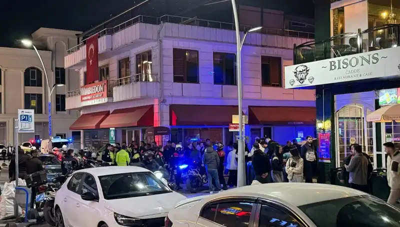 Bir Kafe Sahibi, Havaya Ateş Açan Saldırganla Yüzleşti!