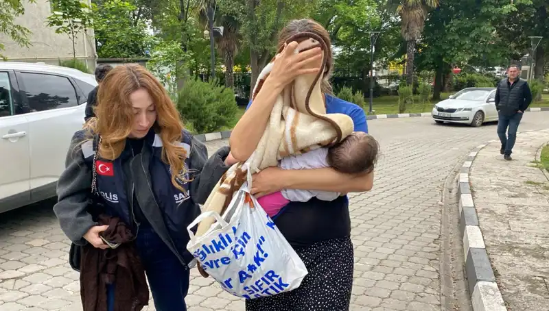 Kadın Hırsızlık Çetesi, Evlerden Hırsızlık Yaparken Yakalandı!