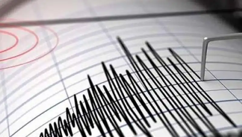 Sındırgı'da Gece Yarısı Korkutan Deprem: Can ve Mal Kaybı Var mı?