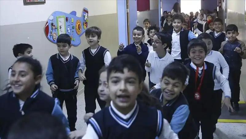 2025 Okul Açılış Tarihleri ve Tatil Takvimi: Bilmeniz Gerekenler