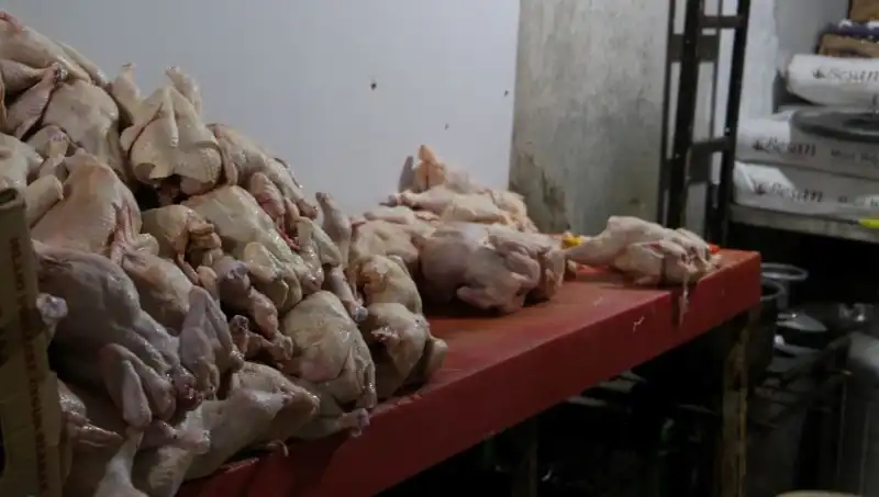 Döner İmalathanesinde Şok Edici Görüntüler: Sağlık Riski Mi Var?