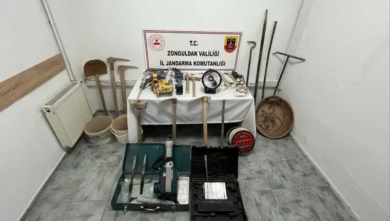 Çaycuma’da Kaçak Kazı: 5 Şahıs Suçüstü Yakalandı!
