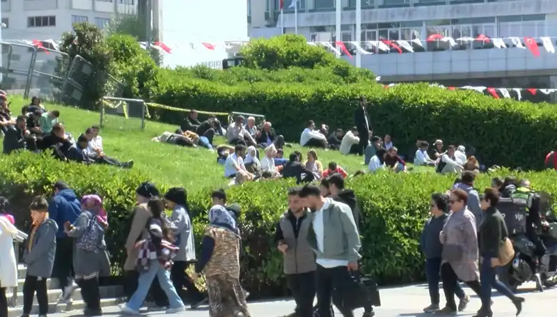 Taksim'de Deprem Yoğunluğu! Uzmanlar Uyardı, Neler Olacak?