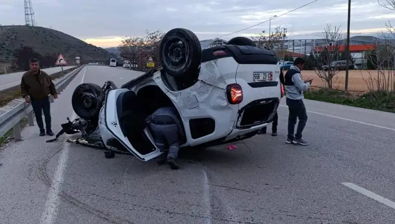 Kontrolden Çıkan Otomobilin Takla Atma Anı Şok Etti