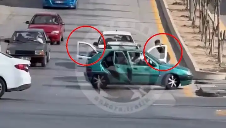Trafikte Bıçak ve Kılıçlı Saldırı: Olayın Ardındaki Gizemli Detaylar