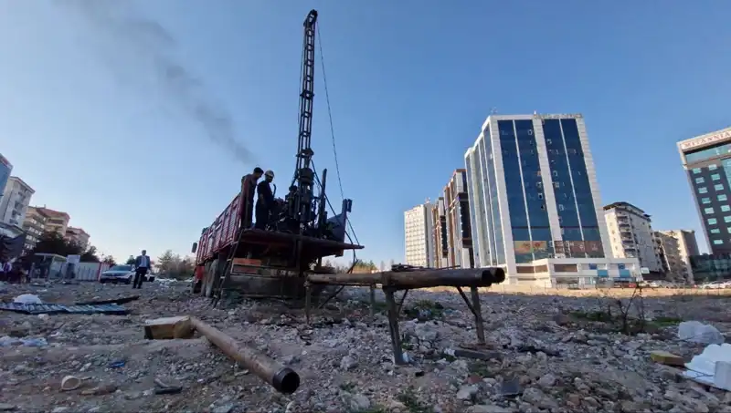 Galeria Sitesi'nde İlk Kazma Vuruldu: 89 Canı Unutulmaz Anılarla Anma Zamanı