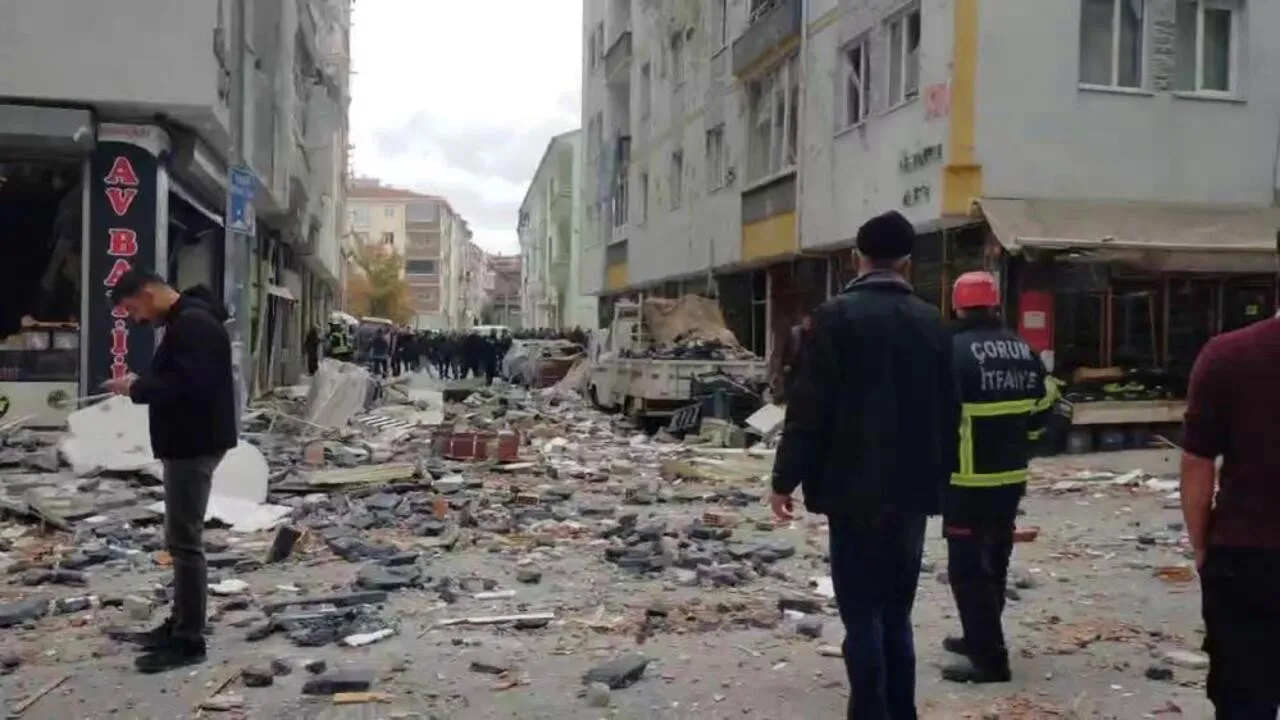 Çorum’da Binada Patlama: Ölü ve Yaralılar Bulunuyor
