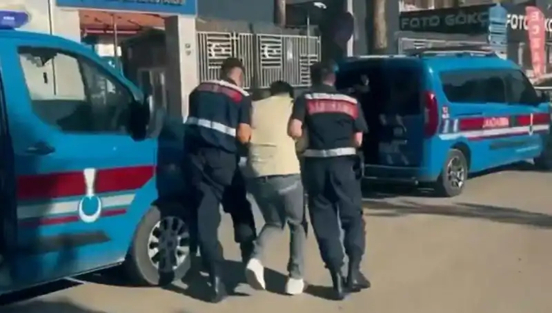 10 İlde Suç Çetelerine Dev Operasyon: 74 Kişi Gözaltında!