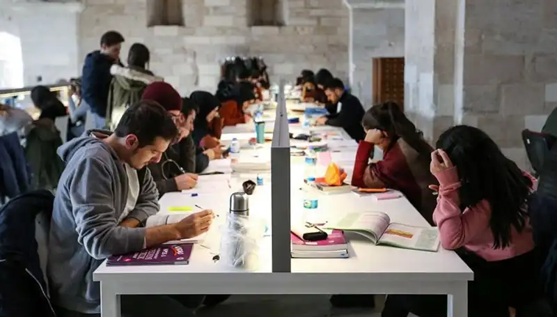 Yeni Eğitim Yılı İçin Üniversitelerin 2023-2024 Takvimleri Açıklandı