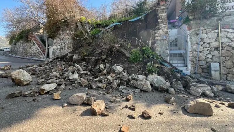 İstinat Duvarı Çöktü: Şehirde Korku Dolu Anlar Yaşandı!